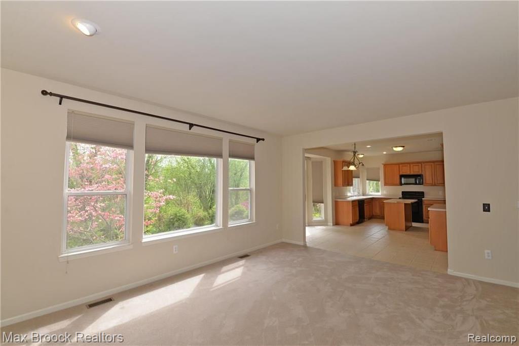 2407 Jackson Drive Rochester Hills, MI 48309 - Photo 18 of 56