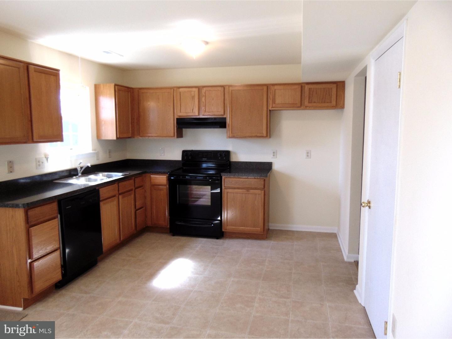 102 Diminish Drive Newark, DE 19713 - Photo 2 of 12 Gallery Image 2