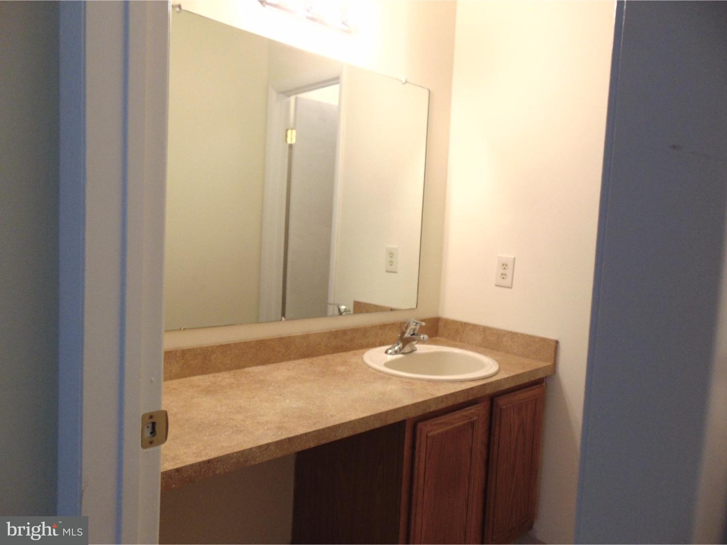 102 Diminish Drive Newark, DE 19713 - Photo 6 of 12 Gallery Image 6
