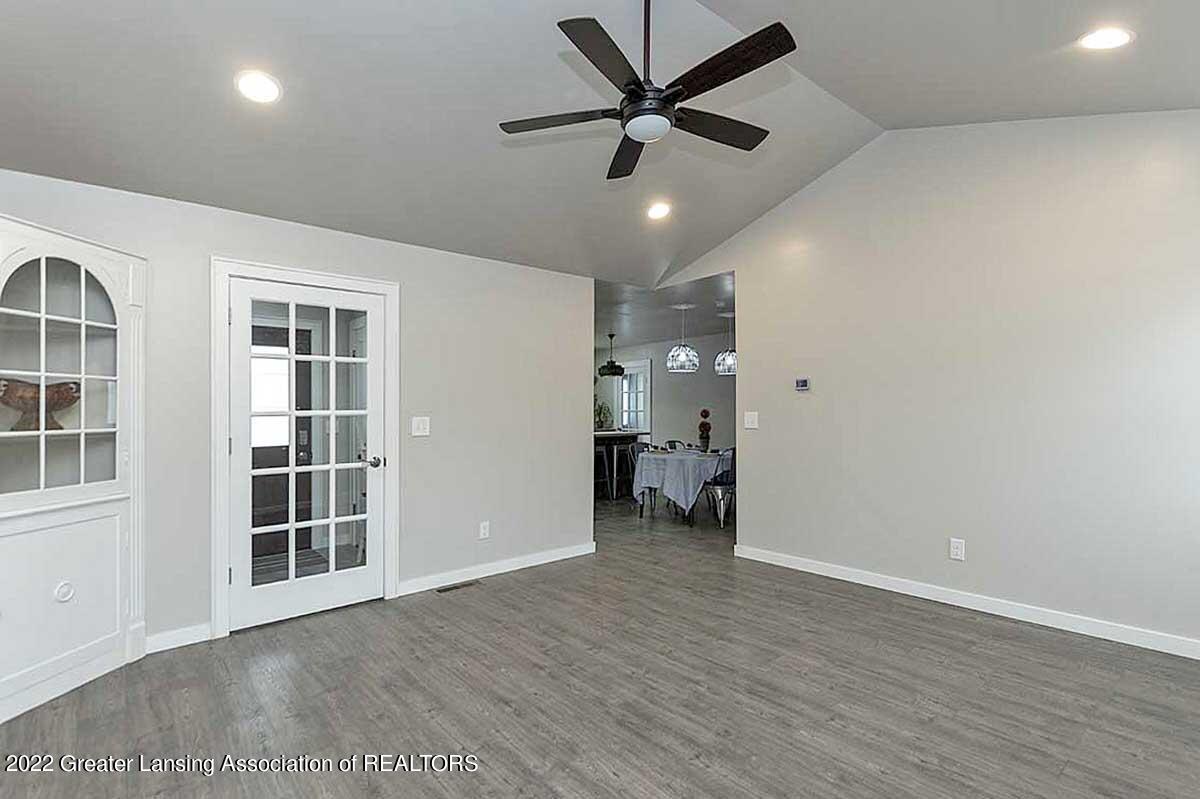 2316 Forest Road Lansing, MI 48910 - Photo 14 of 35 05
