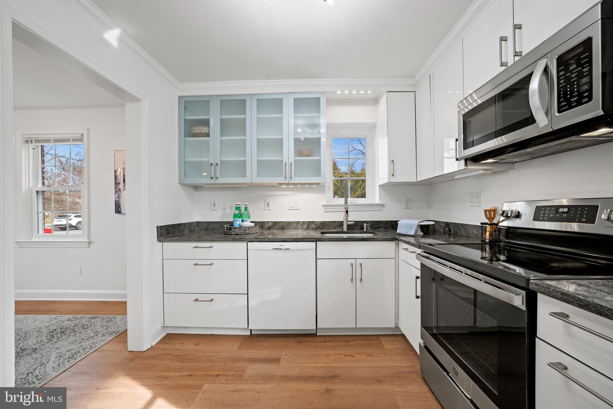 5420 North Carlin Springs Road Arlington, VA 22203 - Photo 12 of 36 Kitchen