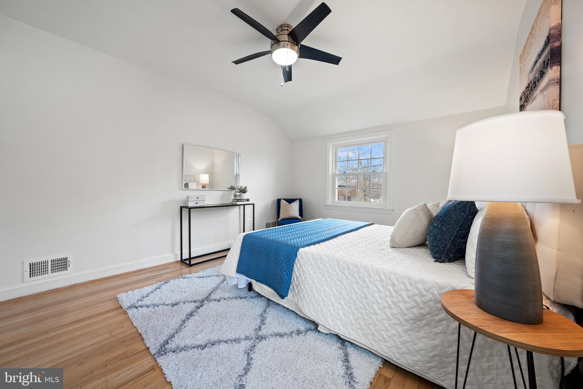 5420 North Carlin Springs Road Arlington, VA 22203 - Photo 17 of 36 Primary Bedroom