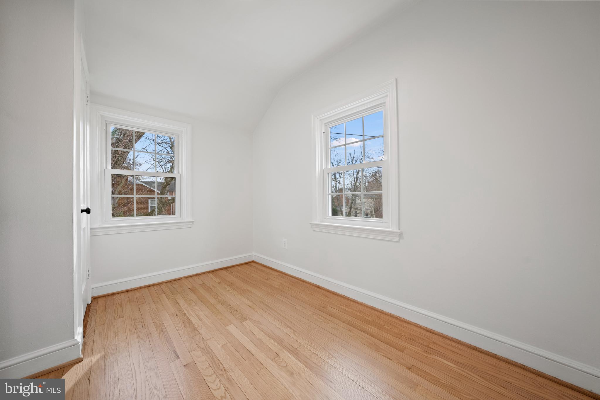 5420 North Carlin Springs Road Arlington, VA 22203 - Photo 23 of 36 Bedroom #3
