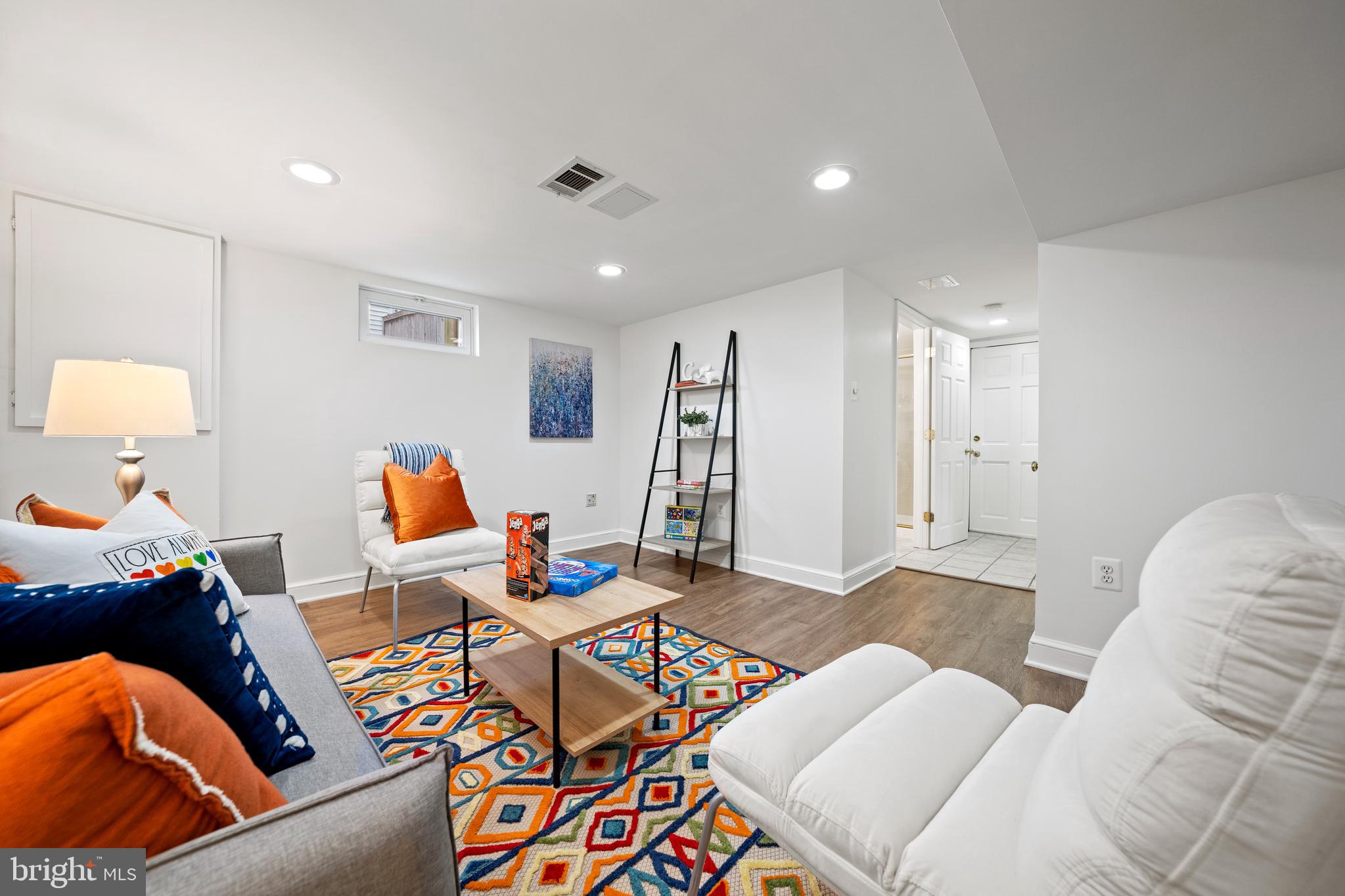 5420 North Carlin Springs Road Arlington, VA 22203 - Photo 27 of 36 Family Room