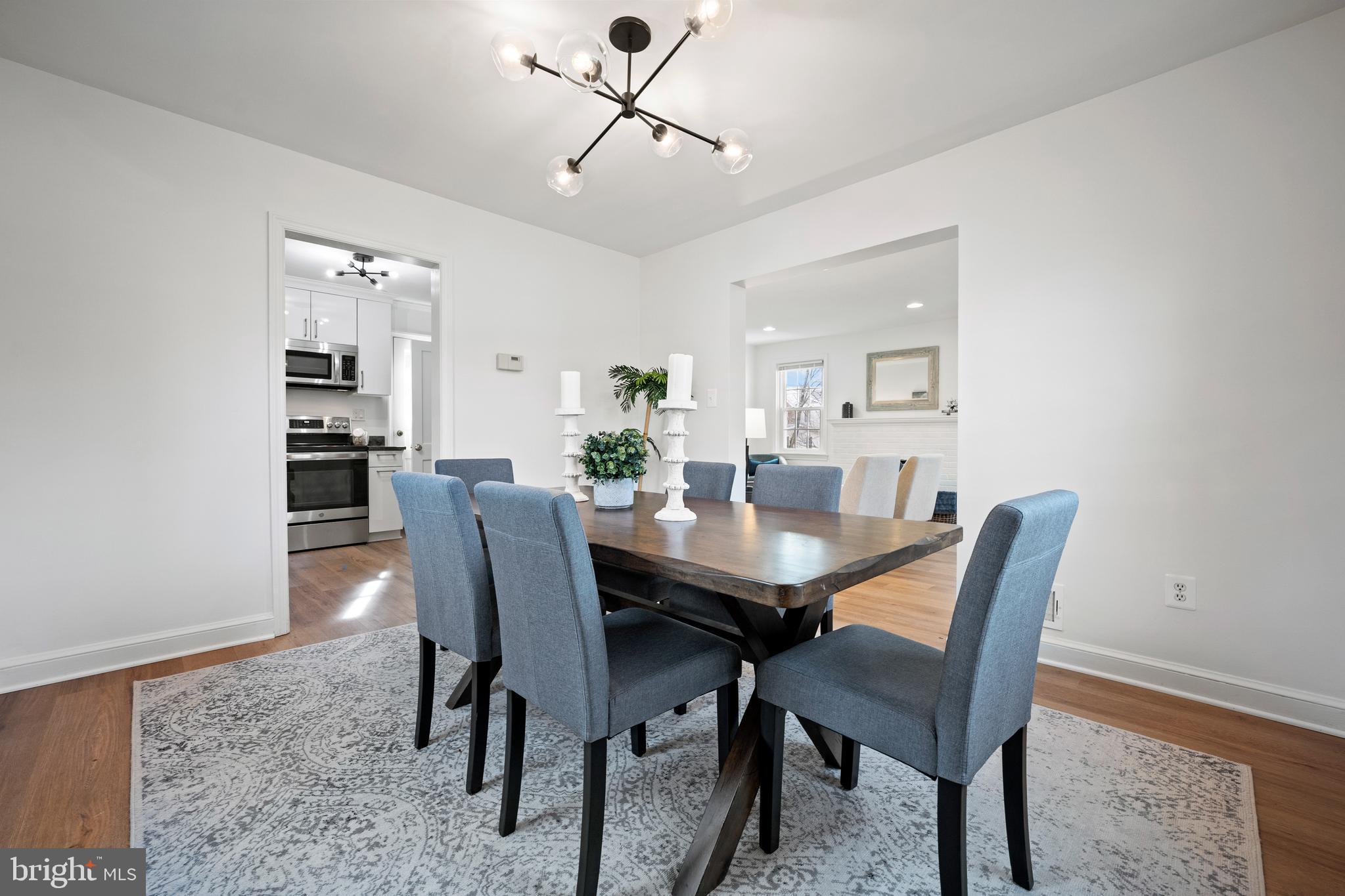 5420 North Carlin Springs Road Arlington, VA 22203 - Photo 9 of 36 Dining Room