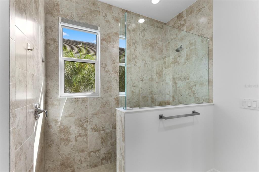 8121 Sternway Road Sarasota, FL 34240 - Photo 7 of 34 Gallery Image 7