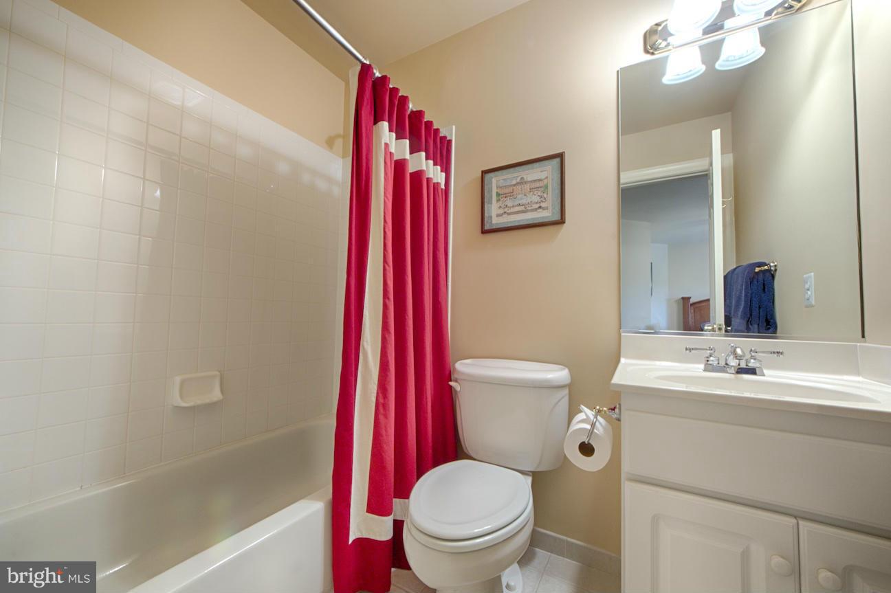 8974 Hooes Road Lorton, VA 22079 - Photo 13 of 29 Bath