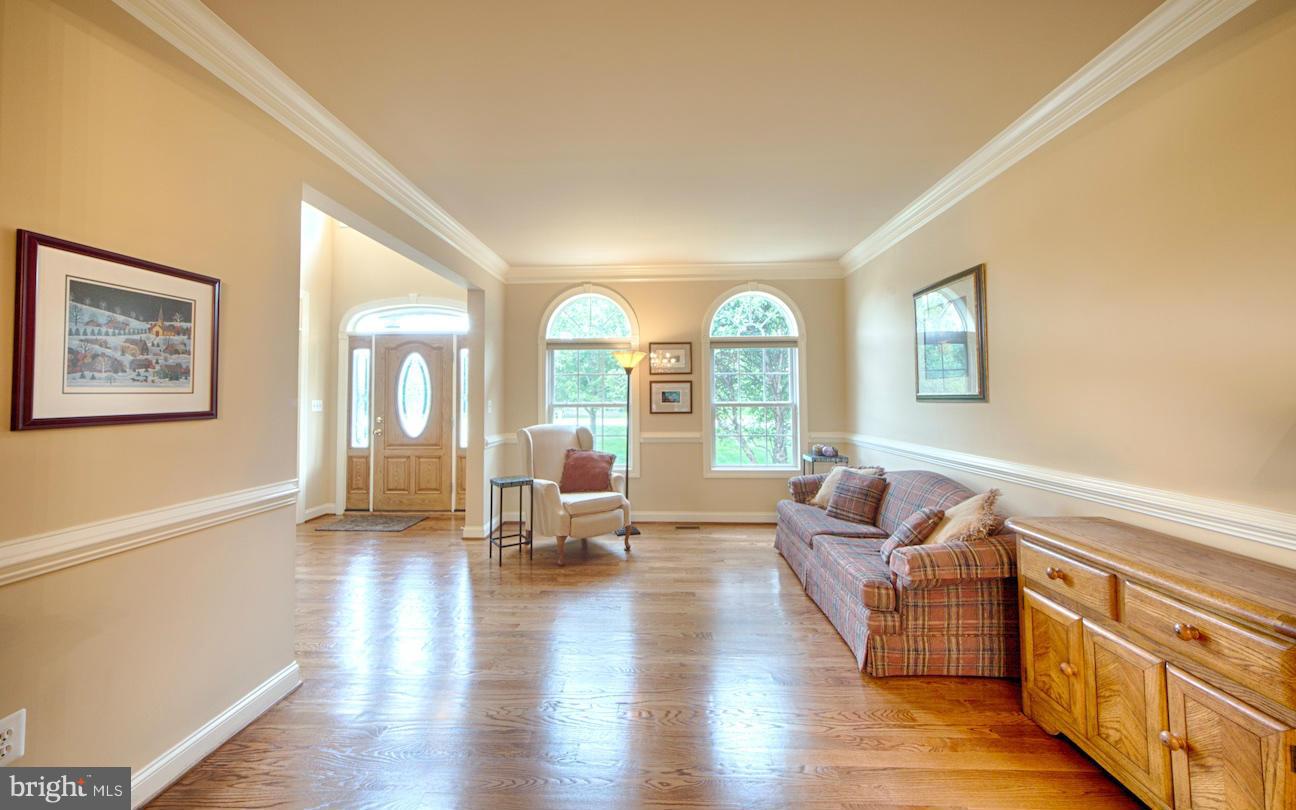 8974 Hooes Road Lorton, VA 22079 - Photo 3 of 29 Living Room