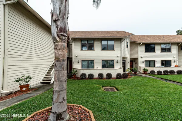 $300,000 | 142 Governor Street, Unit 110, Green Cove Springs, FL 32043