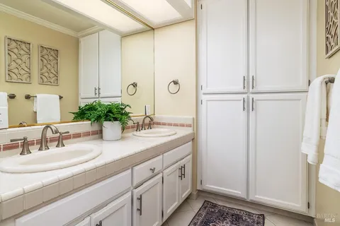 $1,995,000 | 16 Guisela Court, Novato, CA 94945
