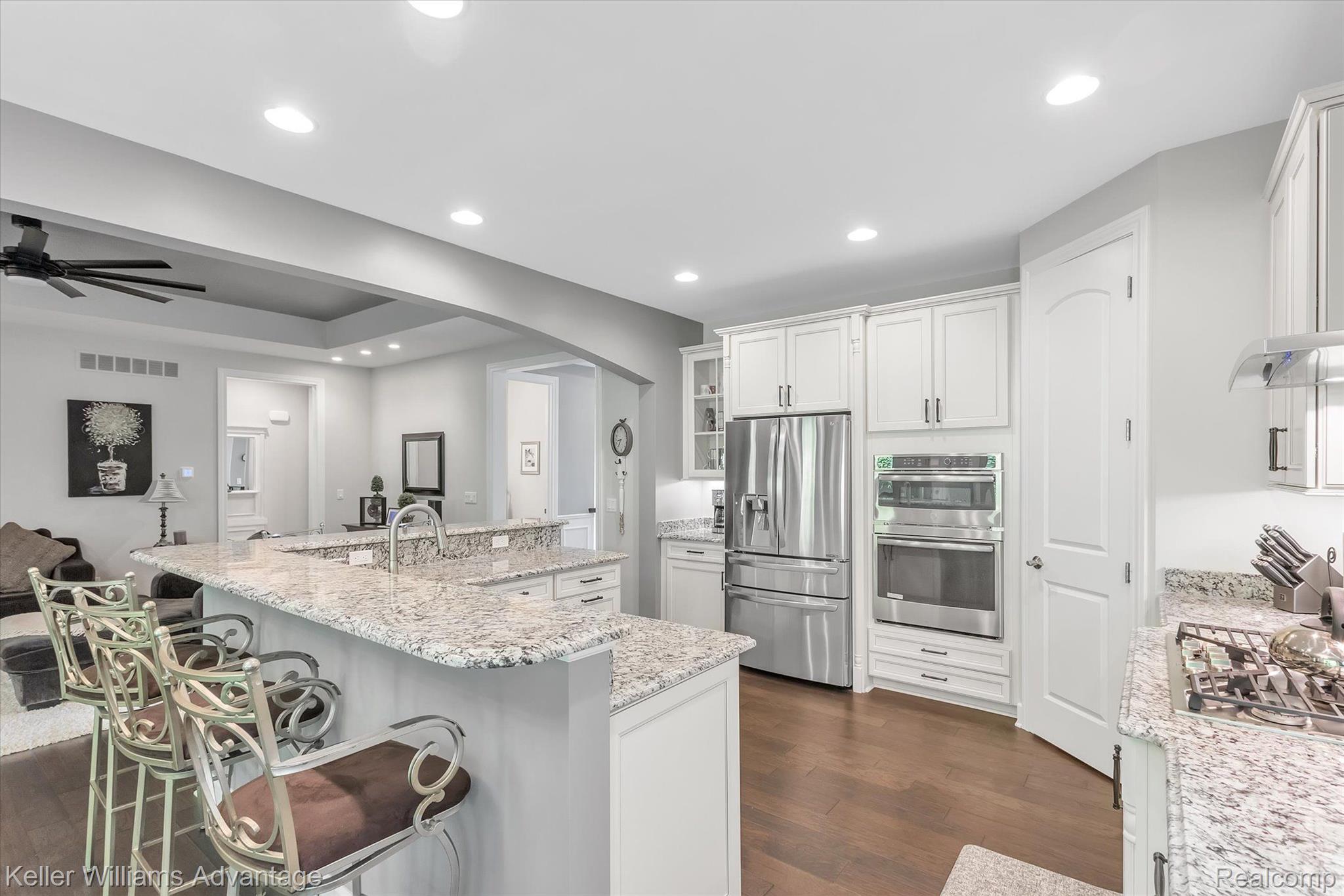 5534 Woodfall Road Clarkston, MI 48348 - Photo 14 of 39 Kitchen nook view to kitchen