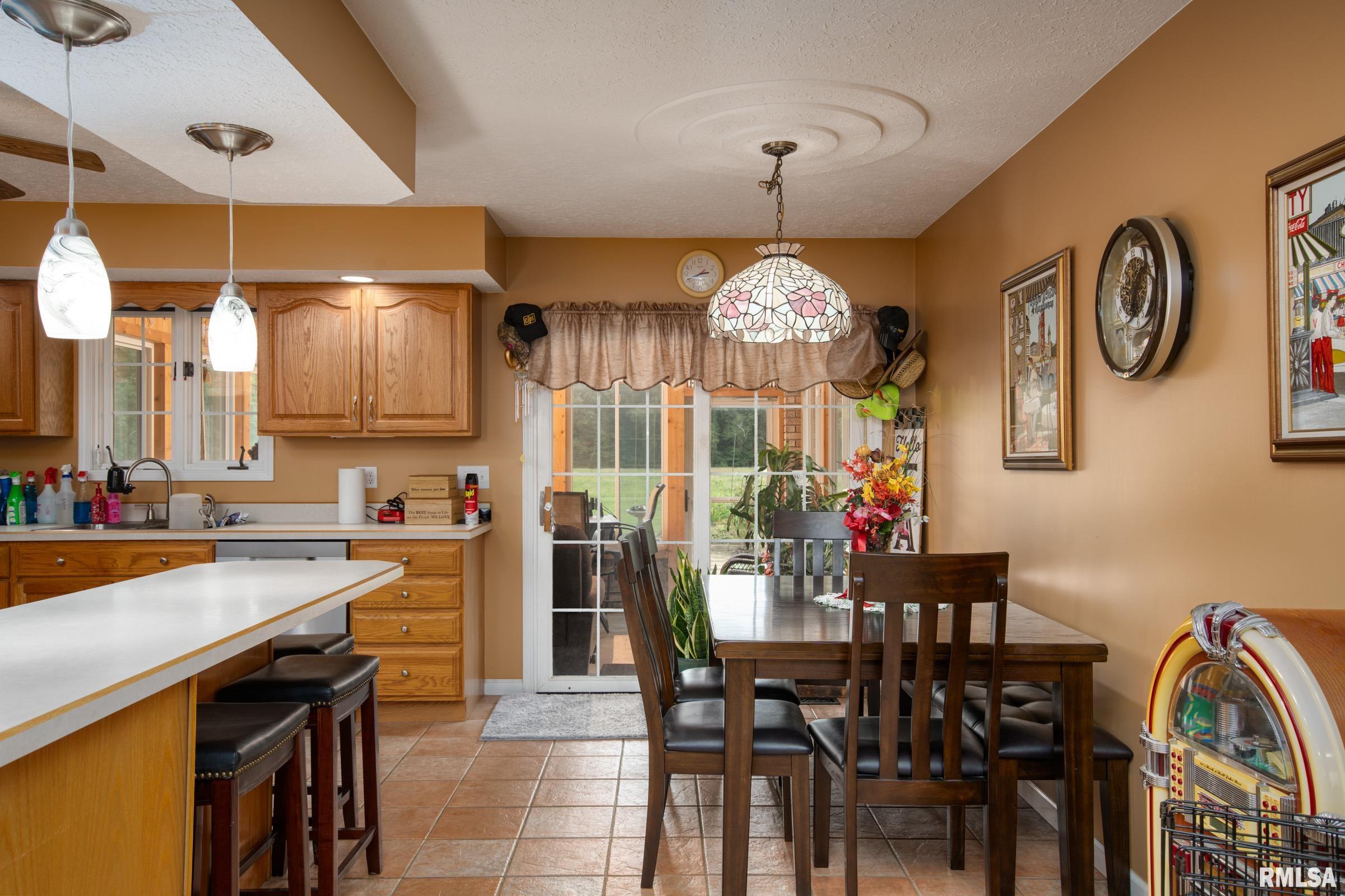 1632 Pershing Road West Frankfort, IL 62896 - Photo 10 of 34