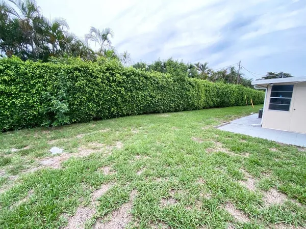 $2,200 | 2715 Ponce De Leon Boulevard, Delray Beach, FL 33445