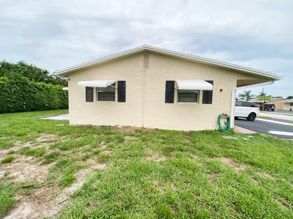 $2,200 | 2715 Ponce De Leon Boulevard, Delray Beach, FL 33445