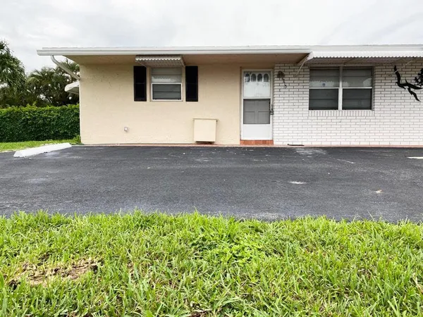 $2,200 | 2715 Ponce De Leon Boulevard, Delray Beach, FL 33445
