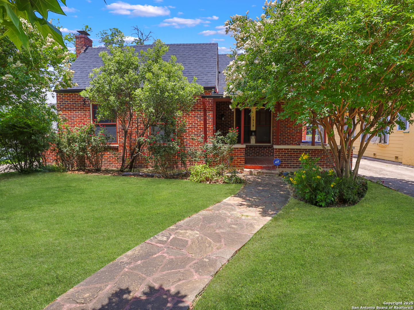 1919 West Magnolia Ave  