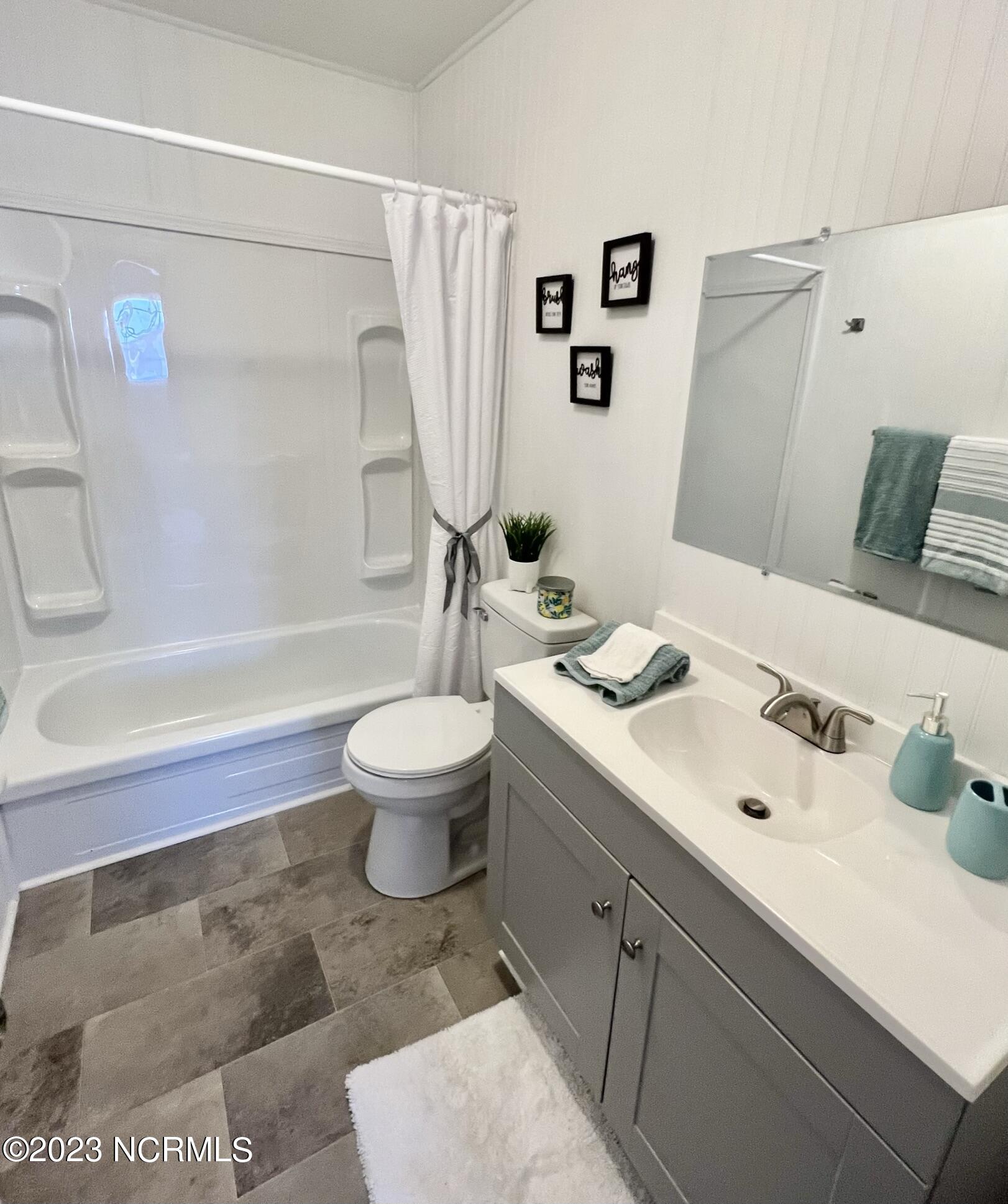 1490 Kellum Loop Road Jacksonville, NC 28546 - Photo 22 of 38 Bathroom