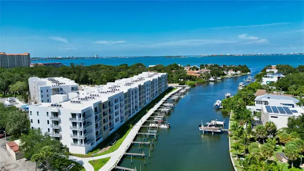 $2,295 | 1709 North Tamiami Trail, Unit 221, Sarasota, FL 34236