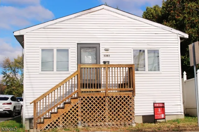 a view of a white house