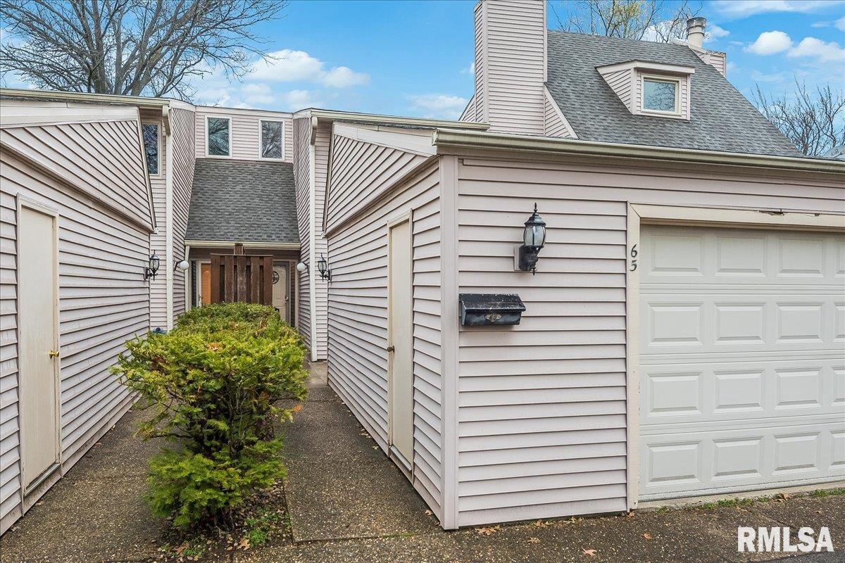 65 Country Place Springfield, IL 62703 - Photo 1 of 40