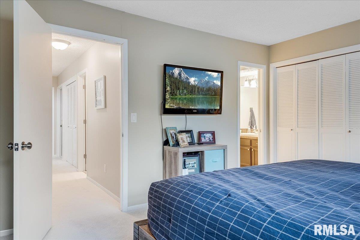 65 Country Place Springfield, IL 62703 - Photo 23 of 40