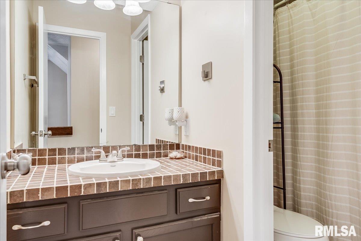 65 Country Place Springfield, IL 62703 - Photo 26 of 40