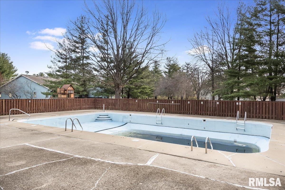 65 Country Place Springfield, IL 62703 - Photo 38 of 40