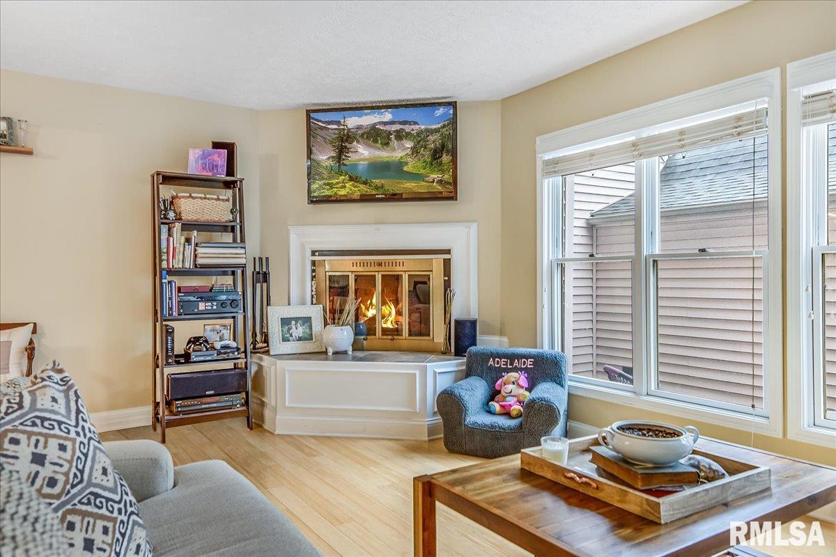65 Country Place Springfield, IL 62703 - Photo 7 of 40