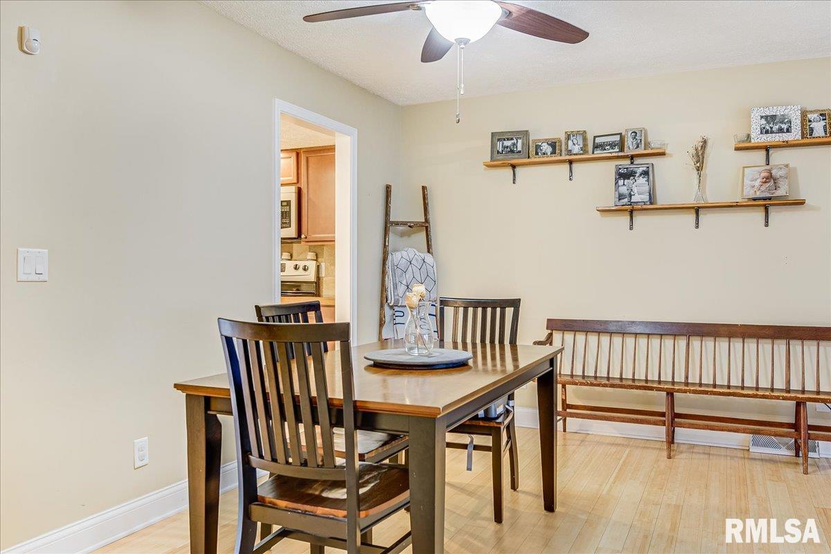 65 Country Place Springfield, IL 62703 - Photo 9 of 40