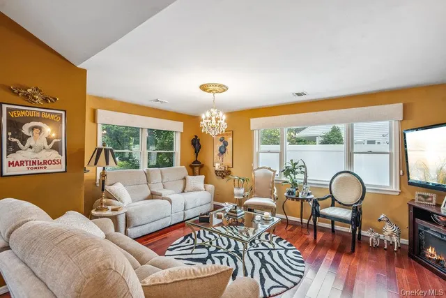 $799,000 | 31 Grand Central Avenue, Amityville, NY 11701