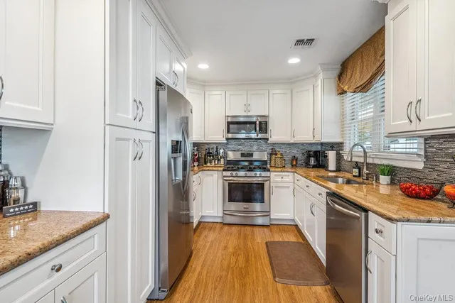 $799,000 | 31 Grand Central Avenue, Amityville, NY 11701