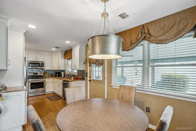 $799,000 | 31 Grand Central Avenue, Amityville, NY 11701