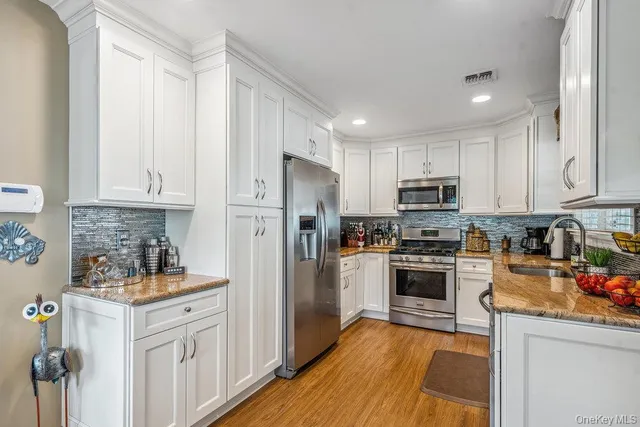 $799,000 | 31 Grand Central Avenue, Amityville, NY 11701