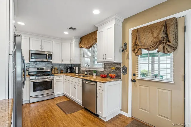 $799,000 | 31 Grand Central Avenue, Amityville, NY 11701