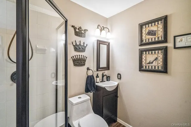 $799,000 | 31 Grand Central Avenue, Amityville, NY 11701