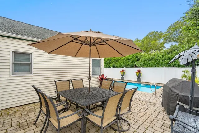 $799,000 | 31 Grand Central Avenue, Amityville, NY 11701