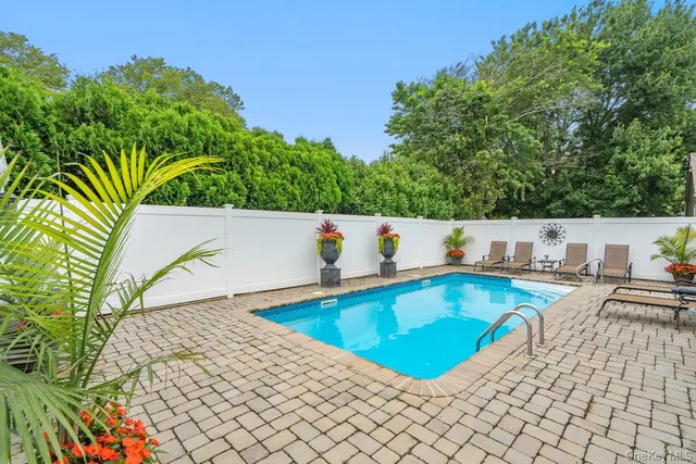 $799,000 | 31 Grand Central Avenue, Amityville, NY 11701