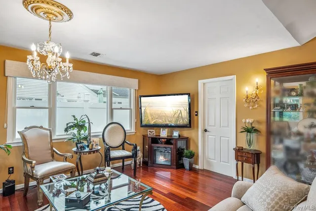 $799,000 | 31 Grand Central Avenue, Amityville, NY 11701