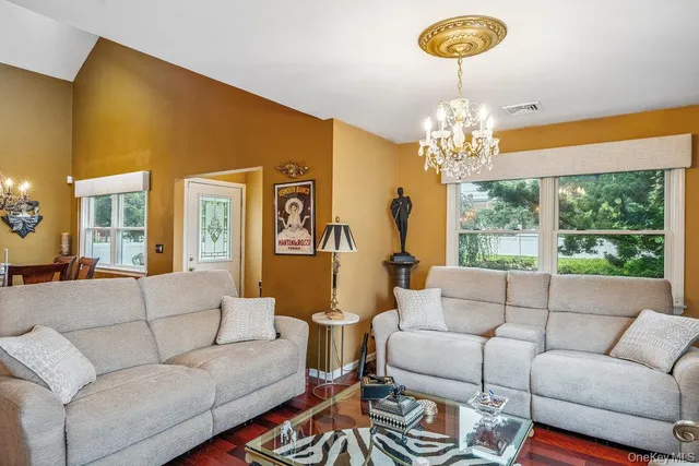 $799,000 | 31 Grand Central Avenue, Amityville, NY 11701