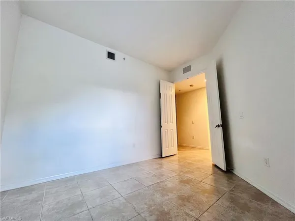 $2,200 | 1435 Mariposa Circle, Unit 102, Naples, FL 34105