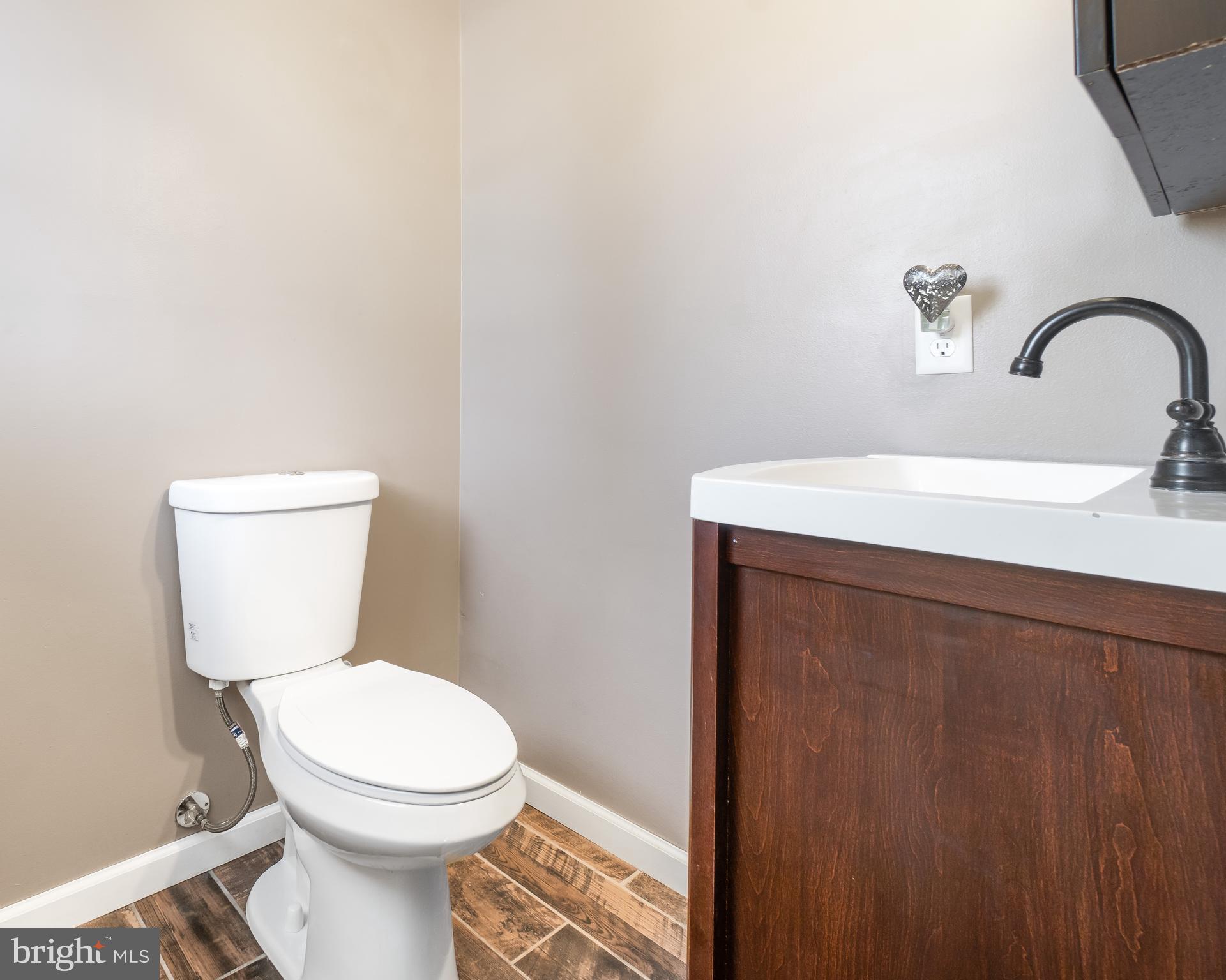 11 N Road Chesapeake City, MD 21915 - Photo 14 of 22 Private half bath in Owner's suite