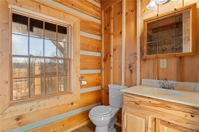 $475,000 | 1345 Hardie Mabe Road, Danbury, NC 27016