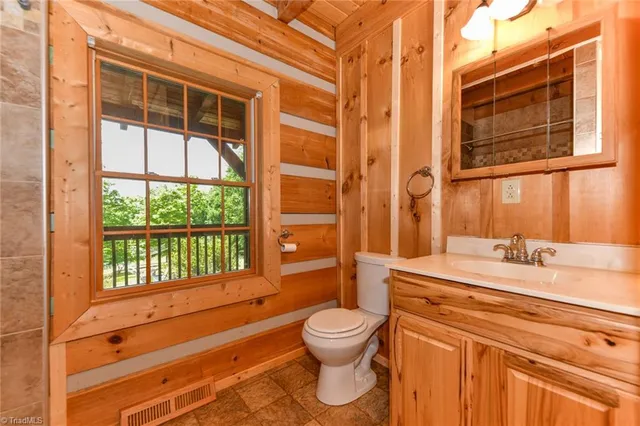 $475,000 | 1345 Hardie Mabe Road, Danbury, NC 27016