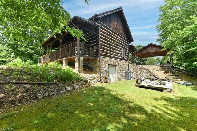 $475,000 | 1345 Hardie Mabe Road, Danbury, NC 27016