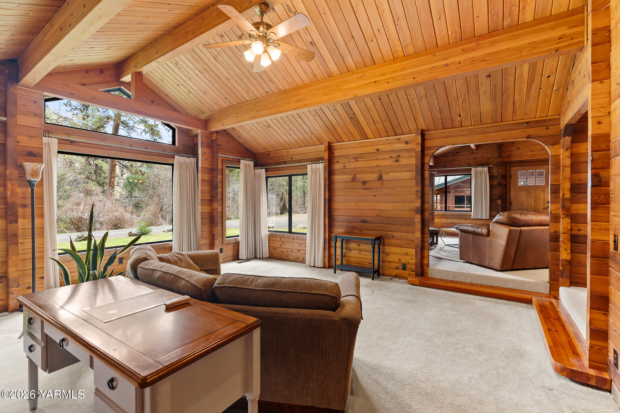 120 Eagles Ridge Lane Naches, WA 98937 - Photo 19 of 31 a living room with furniture