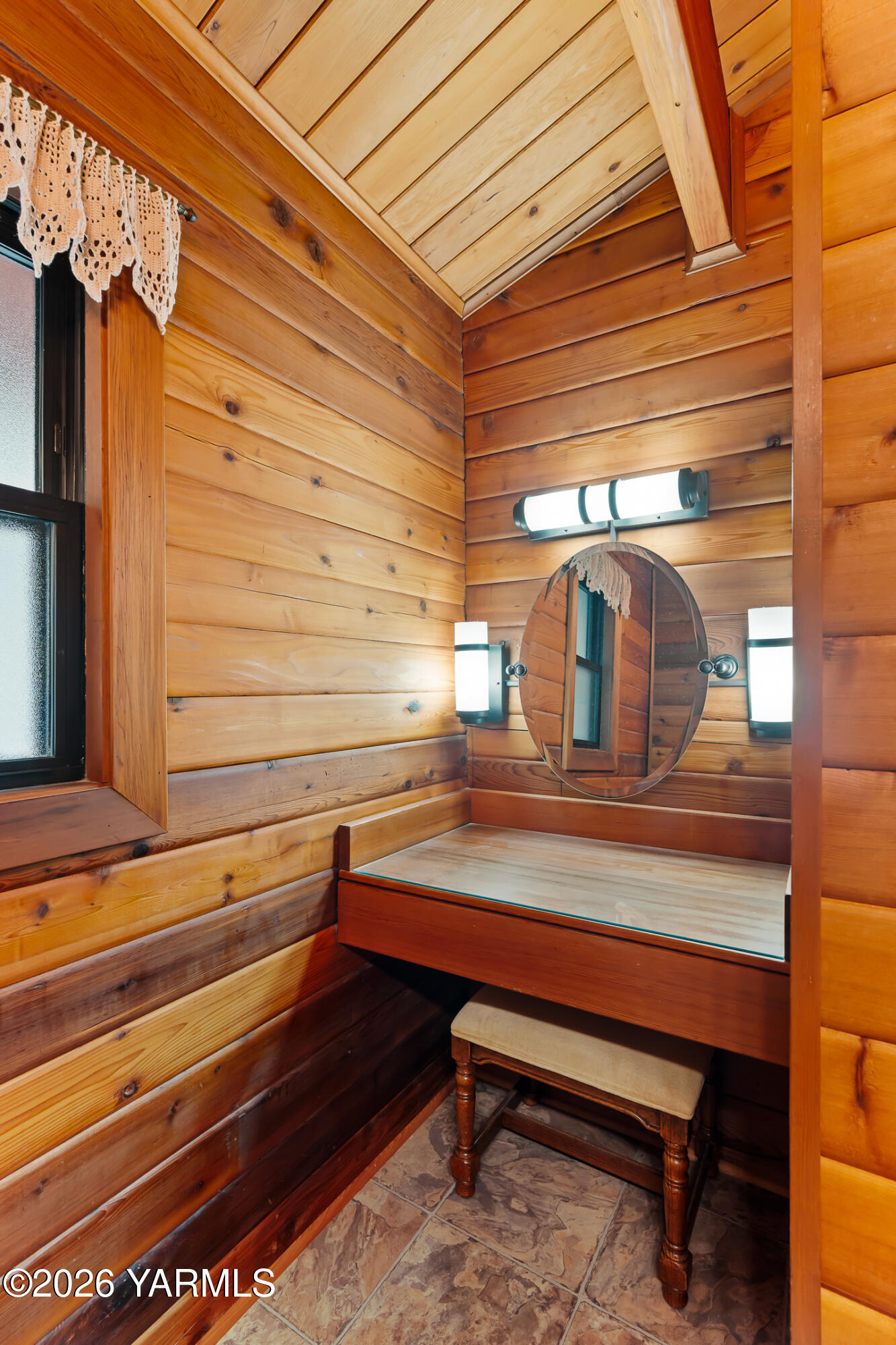 120 Eagles Ridge Lane Naches, WA 98937 - Photo 23 of 31 a view of a two chairs in the balcony