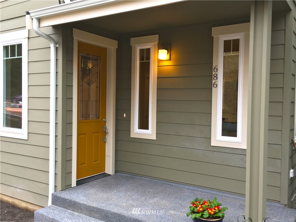 686 Wintersweet Road Northeast Bainbridge Island, WA 98110 - Photo 1 of 19 Gallery Image 1