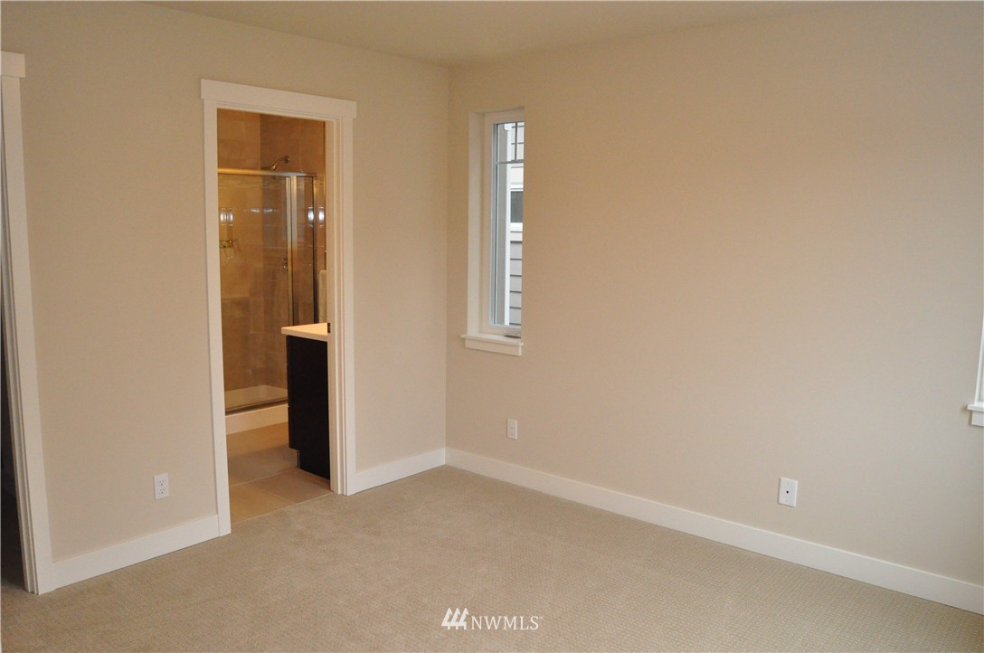 686 Wintersweet Road Northeast Bainbridge Island, WA 98110 - Photo 11 of 19 Gallery Image 11