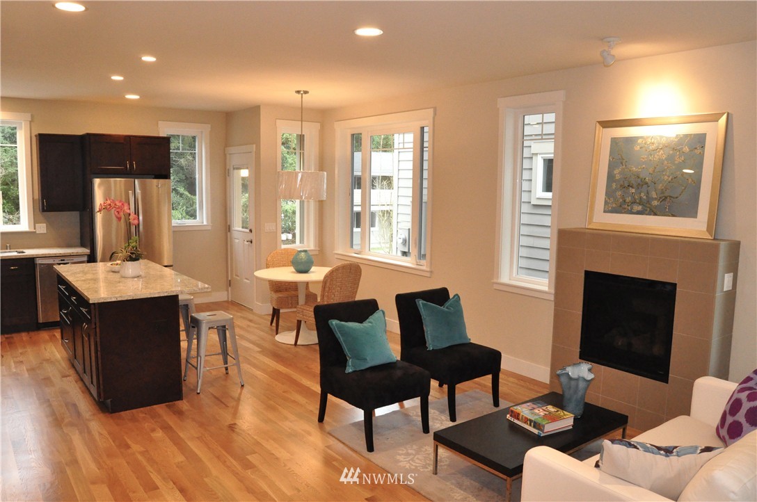 686 Wintersweet Road Northeast Bainbridge Island, WA 98110 - Photo 3 of 19 Gallery Image 3