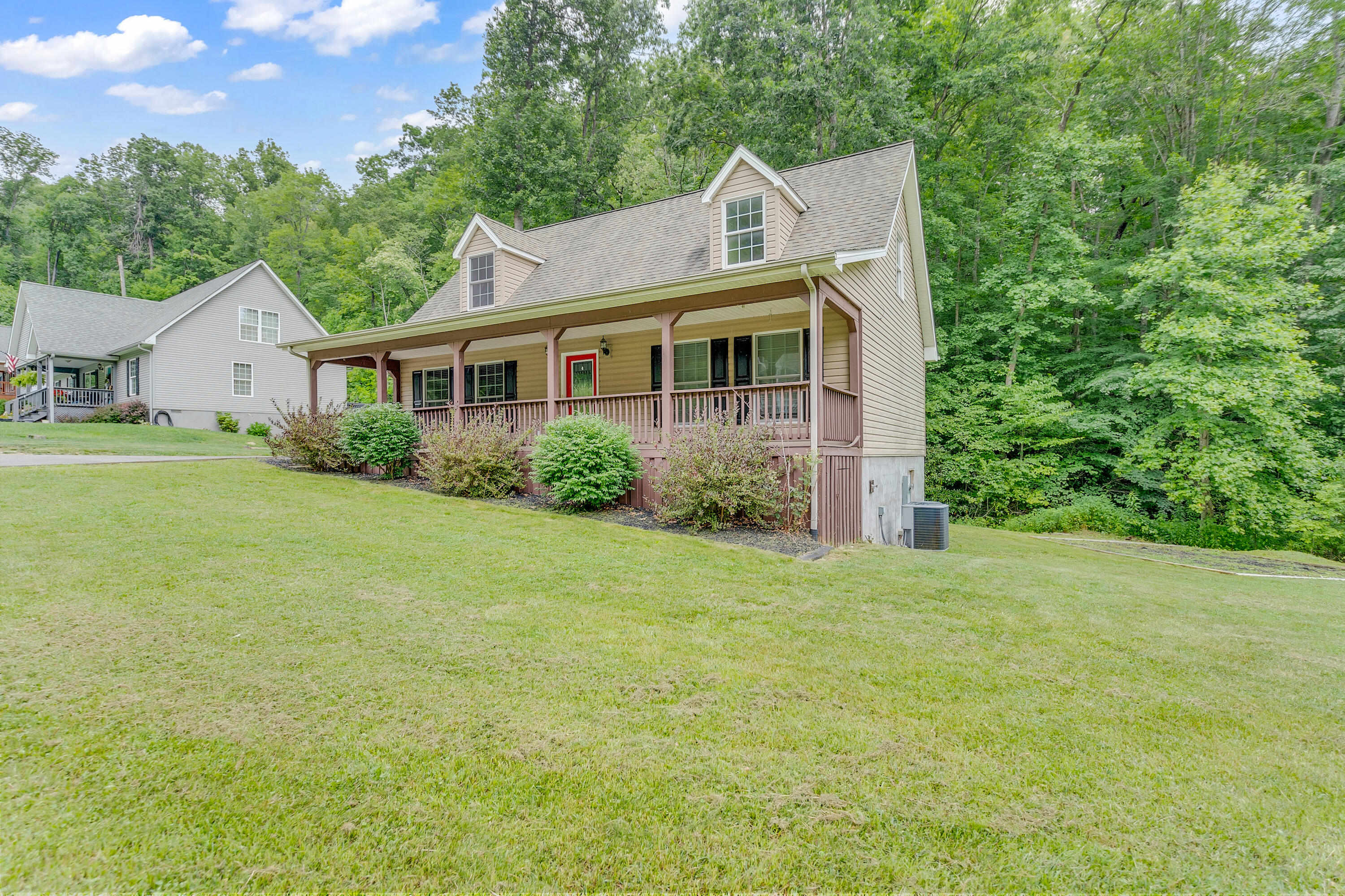 2402 Mountain Laurel Road Northeast Norton, VA 24273 - Photo 3 of 40 CF9C7892-8CF8-41FA-8028-BFA1708B2E4A